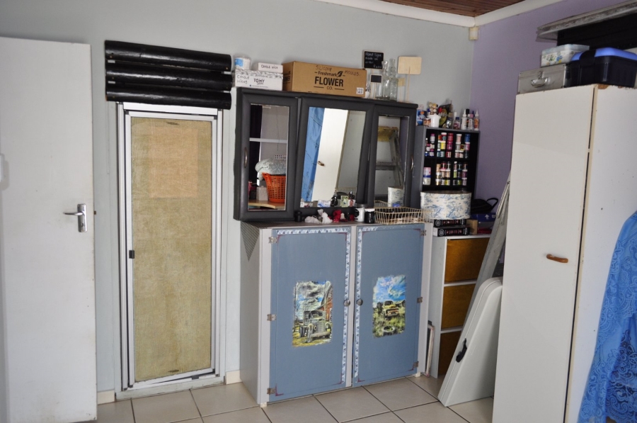 6 Bedroom Property for Sale in Wavecrest Eastern Cape